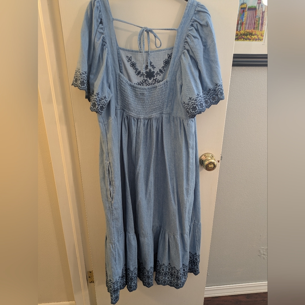 Old Navy Blue Denim Midi Dress with Navy Embroidered Hem - Picture 3 of 5